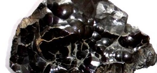 pierre de lithothérapie hématite brute mamelonnée